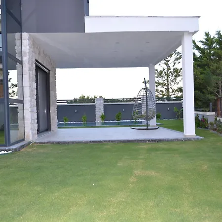 Villa Boyalıkta Süper Lüks Çeşme